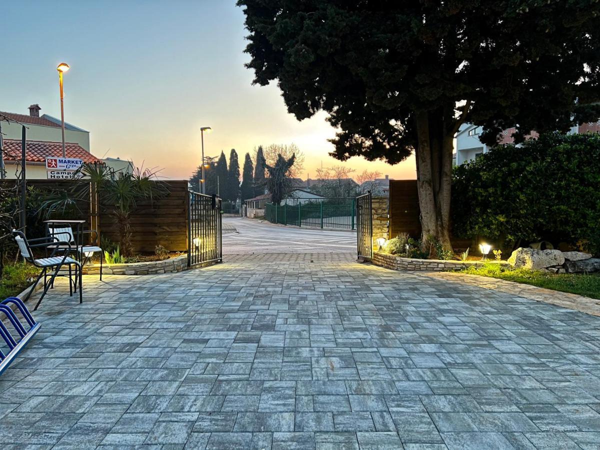 Holiday House "Laurus Garden" With Private Parking Μεντουλίν Εξωτερικό φωτογραφία