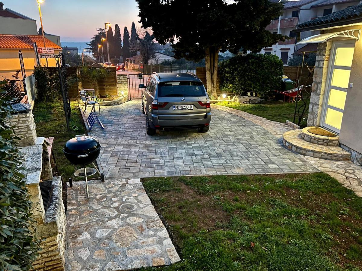 Holiday House "Laurus Garden" With Private Parking Μεντουλίν Εξωτερικό φωτογραφία