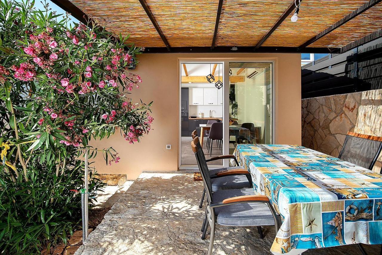 Holiday House "Laurus Garden" With Private Parking Μεντουλίν Εξωτερικό φωτογραφία