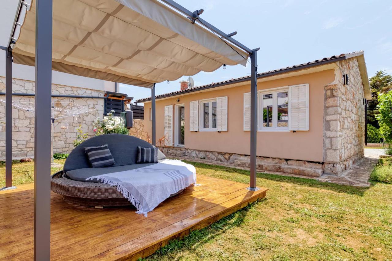 Holiday House "Laurus Garden" With Private Parking Μεντουλίν Εξωτερικό φωτογραφία