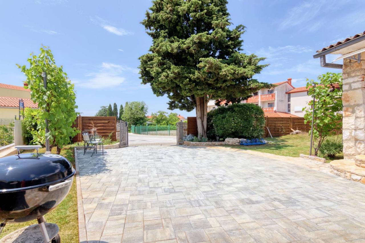 Holiday House "Laurus Garden" With Private Parking Μεντουλίν Εξωτερικό φωτογραφία